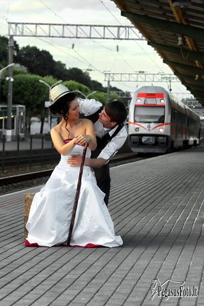 20110615_egle_ir_modestas_traukiniu_stotis_007